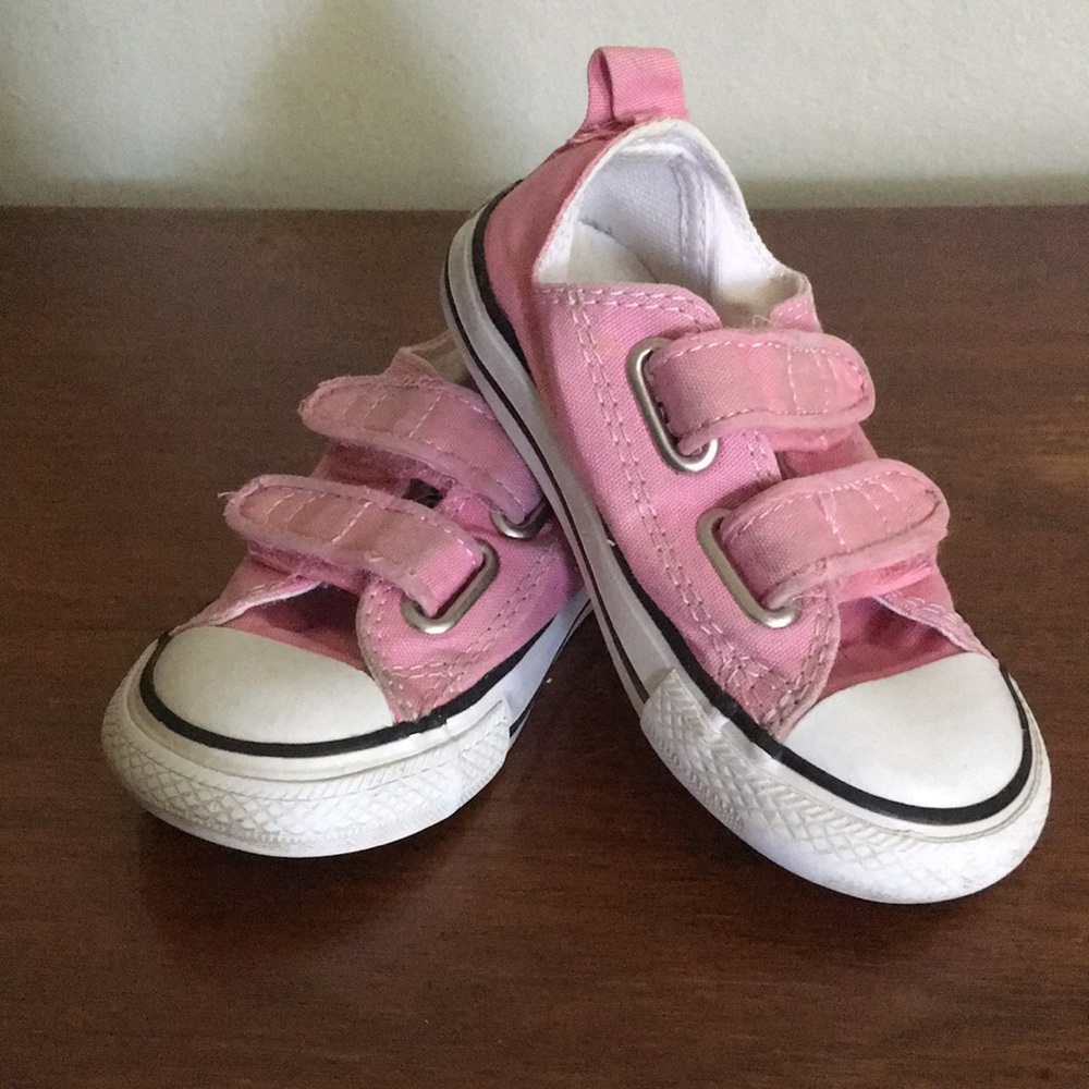 pink converse